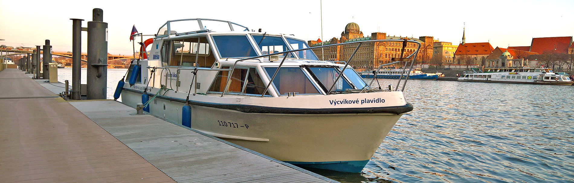 Lodní škola - kapitánské kurzy vůdců malých plavidel